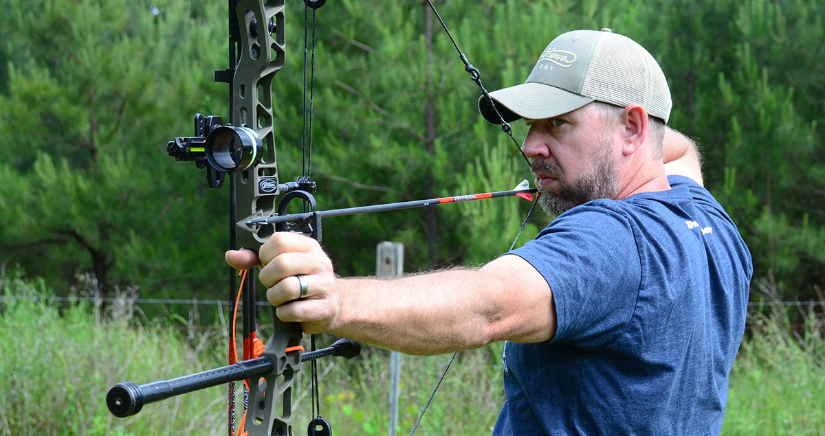 How Far Can a 70Lb Compound Bow Shoot? Hunting Note